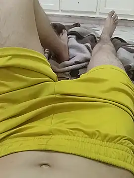 Snapshot of qamar97 chatting on April 1, 10:16 am qamar97 online show from April 1, 10:16 am