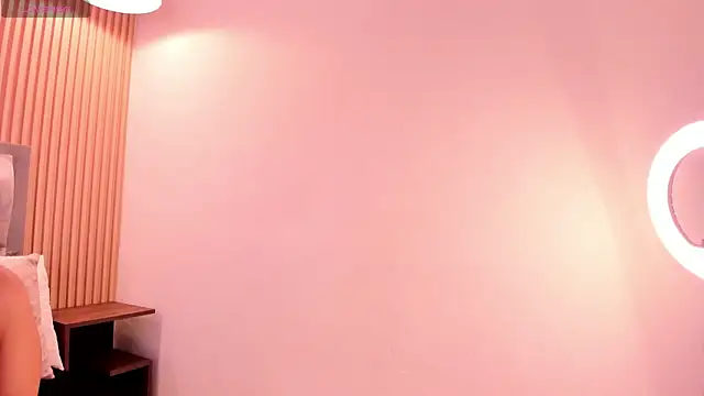 Snapshot of Sulay_Kim chatting on April 2, 7:22 pm Sulay Kim online show from April 2, 7:22 pm