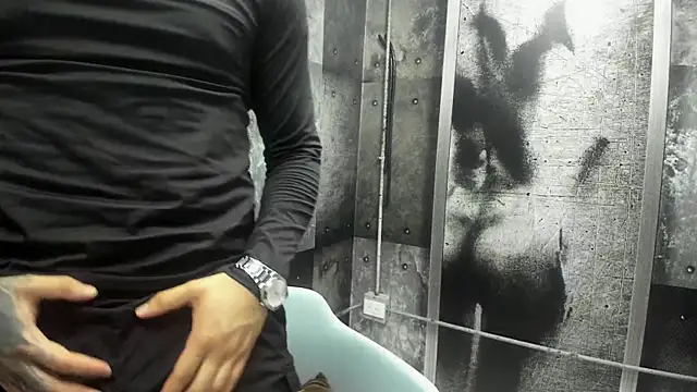 Snapshot of Gury_tattoo chatting on June 30, 7:59 pm Gury tattoo online show from June 30, 7:59 pm