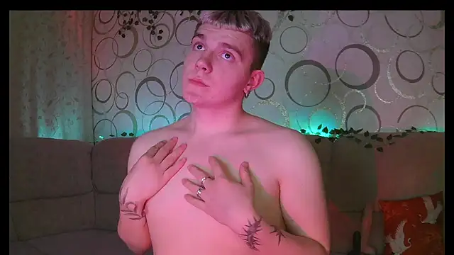 Snapshot of sweetescapeforu chatting on April 1, 9:23 pm sweetescapeforu online show from April 1, 9:23 pm