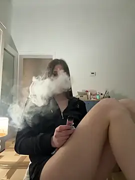 Snapshot of BellMeow_ chatting on April 1, 7:22 pm BellMeow online show from April 1, 7:22 pm