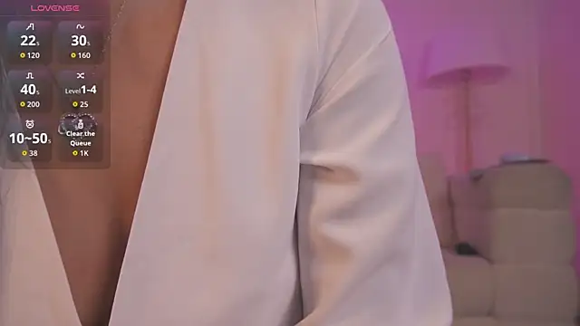 Snapshot of Mia_patrick1 chatting on April 4, 11:18 am Mia patrick1 online show from April 4, 11:18 am