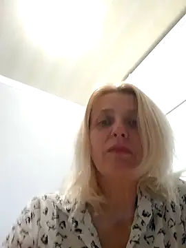 MiaLove183 online show from May 14, 1:51 pm