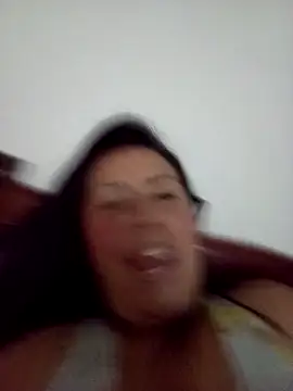 Snapshot of bella_smit1 chatting on April 1, 6:25 am bella smit1 online show from April 1, 6:25 am