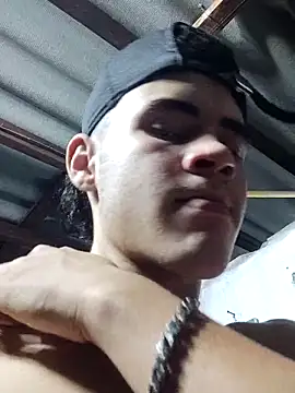 Snapshot of baby_chunk_ chatting on April 4, 1:37 am baby chunk online show from April 4, 1:37 am