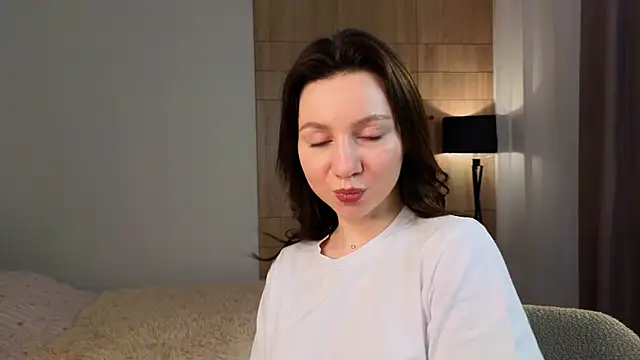 Snapshot of nikatiny chatting on April 4, 12:13 pm nikatiny online show from April 4, 12:13 pm