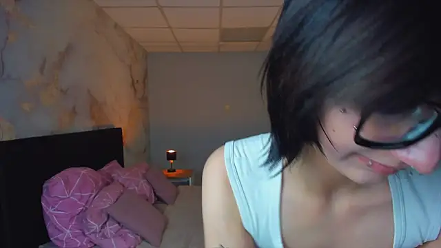 LunaVogue online show from March 31, 3:41 am