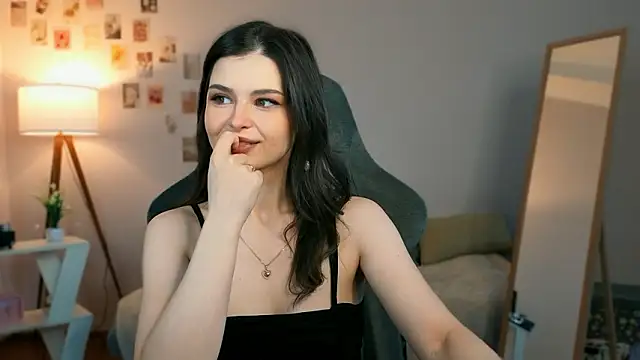 Snapshot of rebbekkakowalski chatting on March 31, 3:19 am rebbekkakowalski online show from March 31, 3:19 am