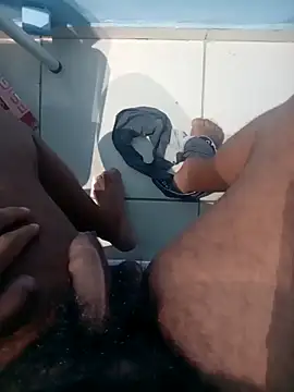 Snapshot of Negaopeludodom chatting on April 4, 3:27 am Negaopeludodom online show from April 4, 3:27 am