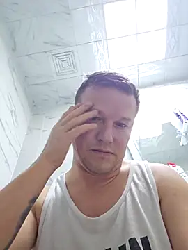 Snapshot of Garfieldd12 chatting on March 31, 12:49 pm Garfieldd12 online show from March 31, 12:49 pm