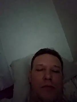 Snapshot of Garfieldd12 chatting on April 1, 2:12 am Garfieldd12 online show from April 1, 2:12 am