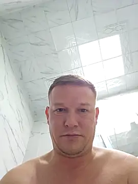 Snapshot of Garfieldd12 chatting on April 8, 3:28 am Garfieldd12 online show from April 8, 3:28 am