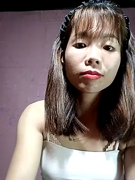 Snapshot of AmyLinee01 chatting on March 25, 5:35 am AmyLinee01 online show from March 25, 5:35 am