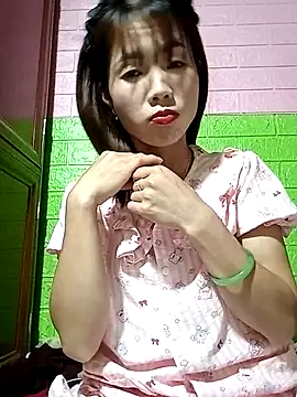AmyLinee01 online show from April 25, 3:09 pm