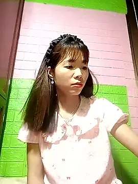 AmyLinee01 online show from May 13, 10:38 pm