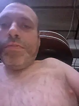 Snapshot of clauMM86 chatting on April 6, 9:05 pm clauMM86 online show from April 6, 9:05 pm