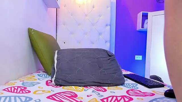 Snapshot of Curly_temptation chatting on March 26, 11:38 am Curly temptation online show from March 26, 11:38 am