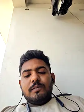Snapshot of roselover2222 chatting on April 17, 6:16 am roselover2222 online show from April 17, 6:16 am