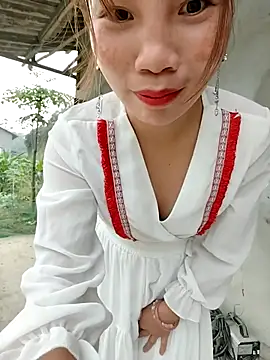 Ruby Lucy online show from April 3, 12:30 am