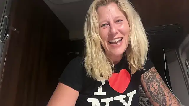 lillysworld online show from May 21, 3:57 am