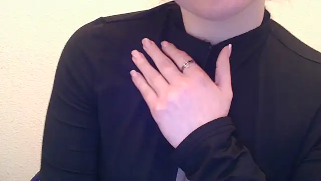 Snapshot of mery_lou20252 chatting on March 24, 5:18 pm mery lou20252 online show from March 24, 5:18 pm