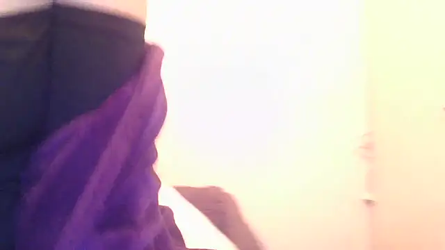 Snapshot of mery_lou20252 chatting on April 4, 11:51 am mery lou20252 online show from April 4, 11:51 am