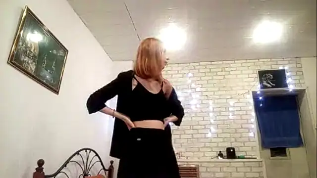 SirenFrost online show from May 9, 4:23 pm