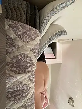 DaddysLiLNaughtyWife online show from March 25, 4:57 pm