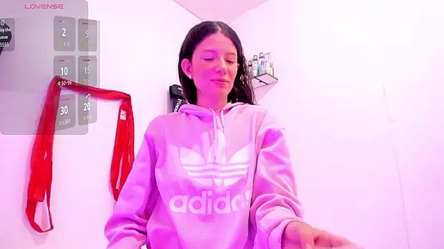 Snapshot of sofy_bonnet1 chatting on April 1, 12:28 pm sofy bonnet1 online show from April 1, 12:28 pm