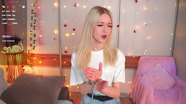 ScarlettRansdell online show from April 5, 4:15 pm