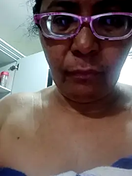 sexymomsn online show from May 10, 11:59 am