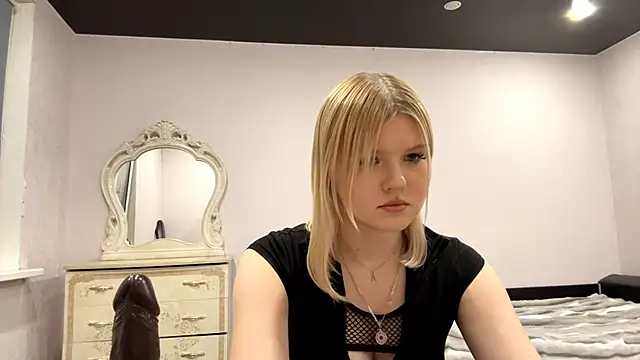 Snapshot of SweettAnny chatting on March 28, 5:56 pm SweettAnny online show from March 28, 5:56 pm