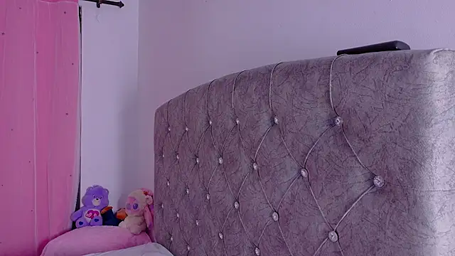 Snapshot of LilithSmiith chatting on July 6, 11:40 am LilithSmiith online show from July 6, 11:40 am