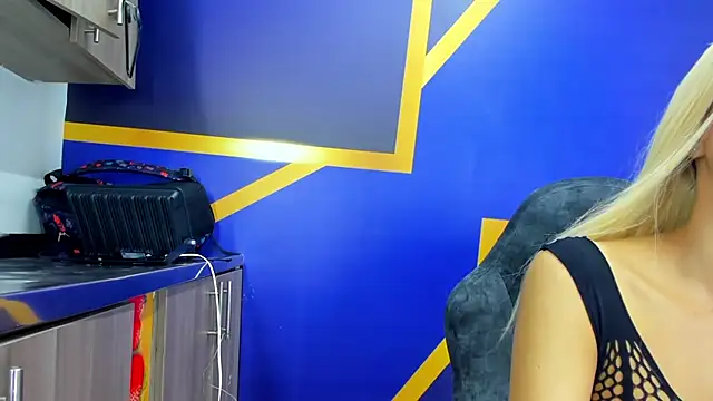 Snapshot of Aliciaa_Diamond chatting on March 30, 10:22 pm Aliciaa Diamond online show from March 30, 10:22 pm