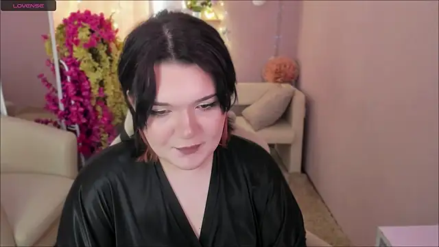 Snapshot of Sara_Mour chatting on April 1, 6:36 am Sara Mour online show from April 1, 6:36 am