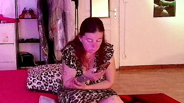 Snapshot of C0chonne59_ chatting on April 2, 9:34 pm C0chonne59 online show from April 2, 9:34 pm