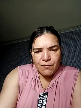 Snapshot of Zuleyka_69 chatting on April 15, 10:11 am Zuleyka 69 online show from April 15, 10:11 am
