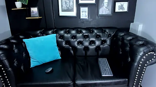 Snapshot of Lenny_Blade chatting on March 31, 1:40 am Lenny Blade online show from March 31, 1:40 am