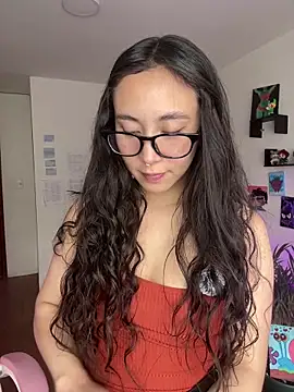 Aikoo o online show from April 8, 9:15 pm