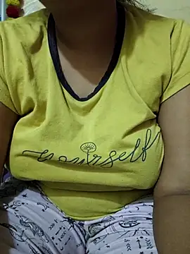 Snapshot of Tridha_2 chatting on April 3, 7:12 pm Tridha 2 online show from April 3, 7:12 pm