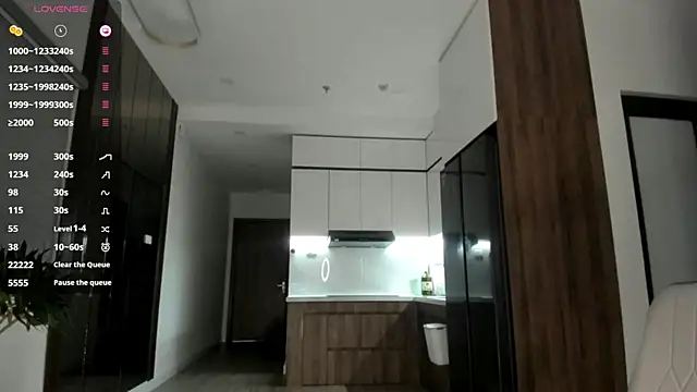 purrjennie online show from June 3, 7:41 pm