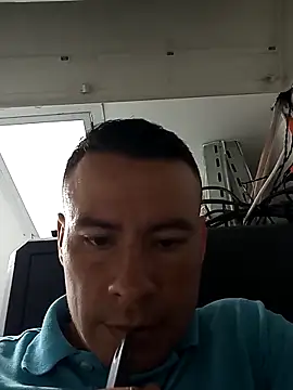 Snapshot of Meliods chatting on March 24, 1:38 pm Meliods online show from March 24, 1:38 pm