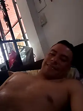 Snapshot of Meliods chatting on April 2, 9:01 pm Meliods online show from April 2, 9:01 pm