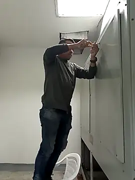 Snapshot of Meliods chatting on April 5, 1:52 pm Meliods online show from April 5, 1:52 pm