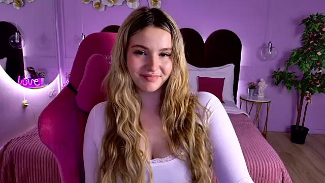 CharlotteAtwoood online show from May 18, 4:02 pm