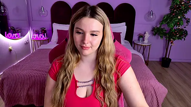 CharlotteAtwoood online show from May 19, 4:13 pm