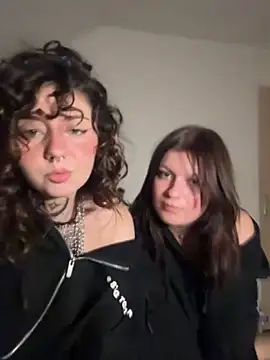 Snapshot of milou_xtx chatting on April 1, 7:44 pm milou xtx online show from April 1, 7:44 pm