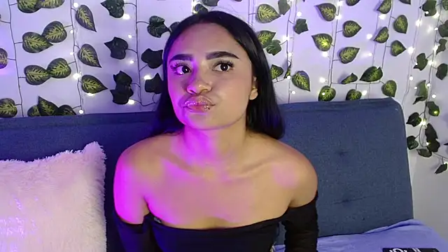 Snapshot of angie_boo1 chatting on March 26, 10:37 pm angie boo1 online show from March 26, 10:37 pm