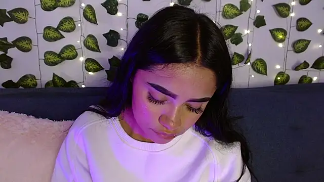 Snapshot of angie_boo1 chatting on March 30, 1:17 am angie boo1 online show from March 30, 1:17 am