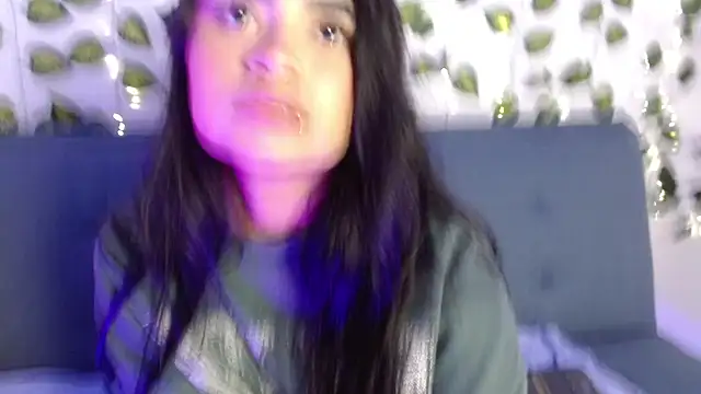 Snapshot of angie_boo1 chatting on April 1, 11:35 pm angie boo1 online show from April 1, 11:35 pm